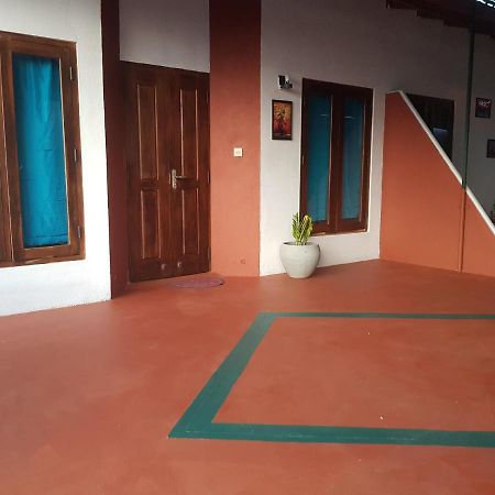 Budget House Weligama Bagian luar foto